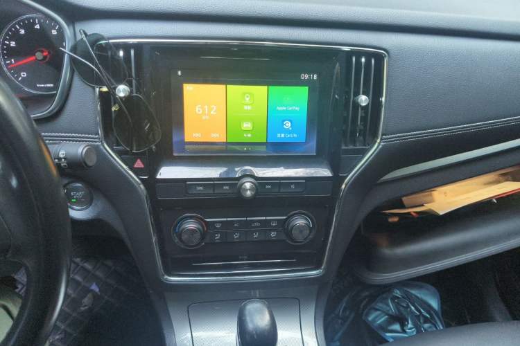 Used Roewe RX5 2018 20T Two-Wheel Drive Automatic Flagship Edition Audio And AC Panel