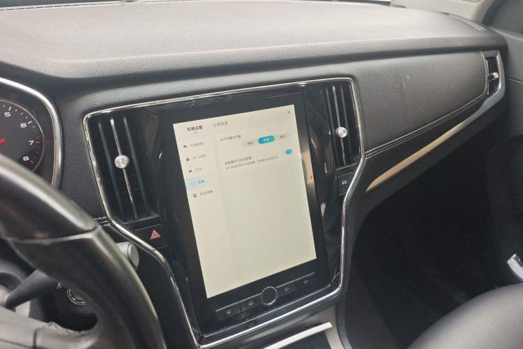 Used Roewe RX5 2018 20T Two-Wheel Drive Manual Internet Elite Edition Audio And AC Panel