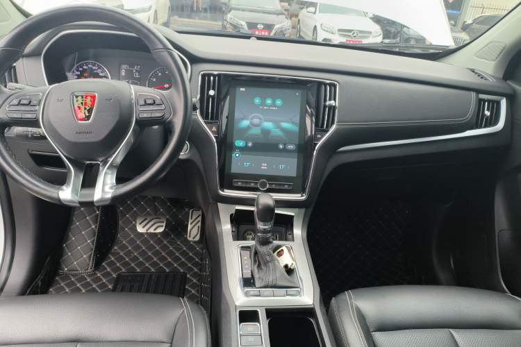 Used Roewe RX5 2018 20T Two-Wheel Drive Automatic Internet Smart Edition Audio And AC Panel