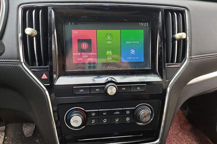 Used Roewe RX5 2018 20T Two-Wheel Drive Manual Flagship Edition Audio And AC Panel