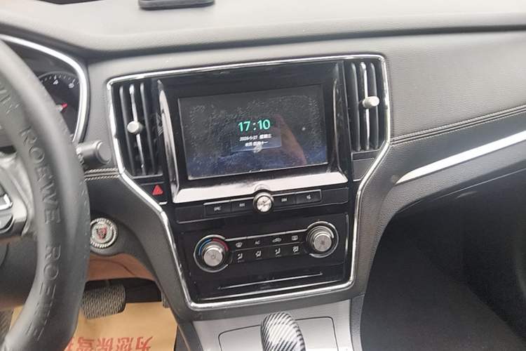 Used Roewe RX5 2018 20T Two-Wheel Drive Automatic Flagship Edition Audio And AC Panel