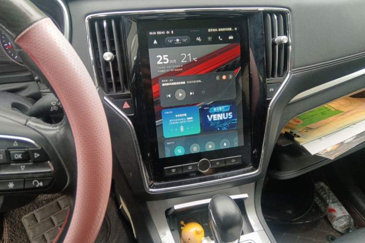 Used Roewe RX5 2018 20T Two-Wheel Drive Automatic Internet Smart Edition Audio And AC Panel