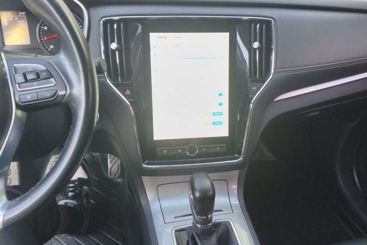 Used Roewe RX5 2018 20T Two-Wheel Drive Automatic Internet Smart Edition Audio And AC Panel