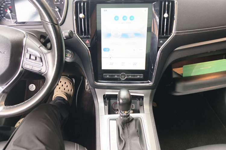 Used Roewe RX5 2018 30T Two-Wheel Drive Automatic Internet Platinum Edition Audio And AC Panel