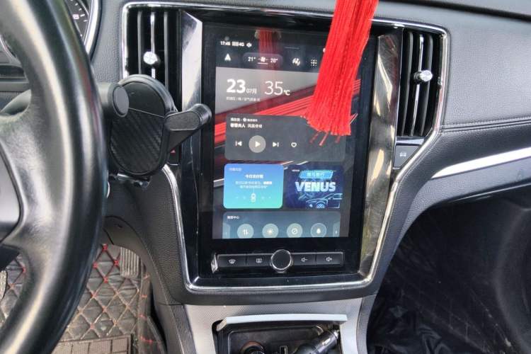 Used Roewe RX5 2018 20T Two-Wheel Drive Manual Internet Smart Edition Audio And AC Panel