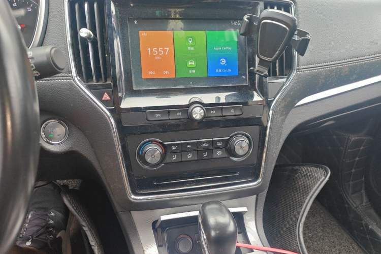 Used Roewe RX5 2018 20T Two-Wheel Drive Automatic Flagship Edition Audio And AC Panel