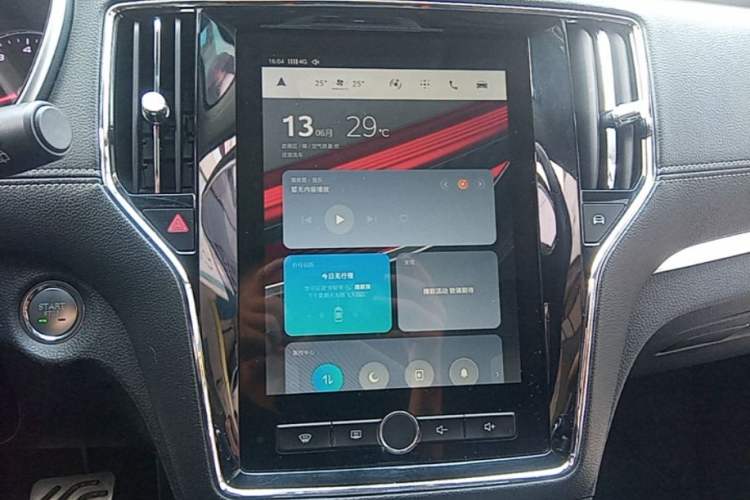 Used Roewe RX5 2018 20T Two-Wheel Drive Automatic Internet Smart Edition Audio And AC Panel