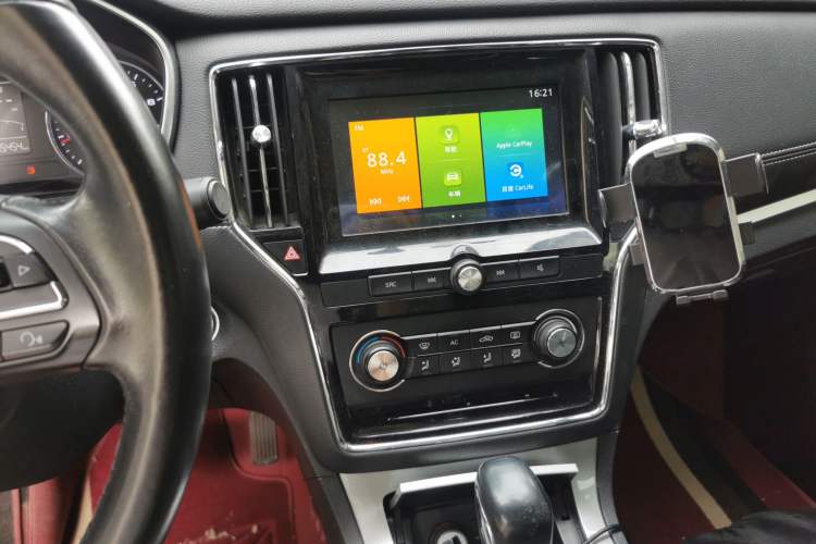 Used Roewe RX5 2018 20T Two-Wheel Drive Automatic Flagship Edition Audio And AC Panel