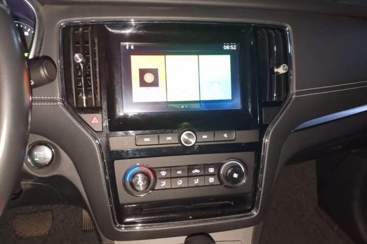 Used Roewe RX5 2018 20T Two-Wheel Drive Automatic Flagship Edition Audio And AC Panel
