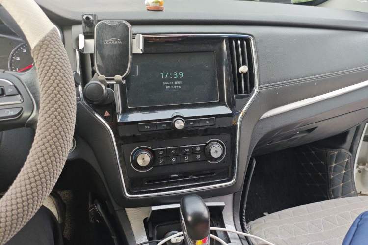 Used Roewe RX5 2018 20T Two-Wheel Drive Automatic Flagship Edition Audio And AC Panel