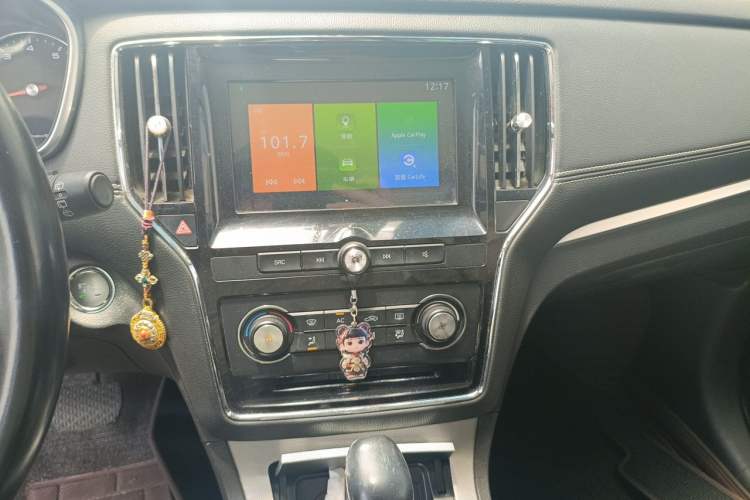 Used Roewe RX5 2018 20T Two-Wheel Drive Automatic Flagship Edition Audio And AC Panel