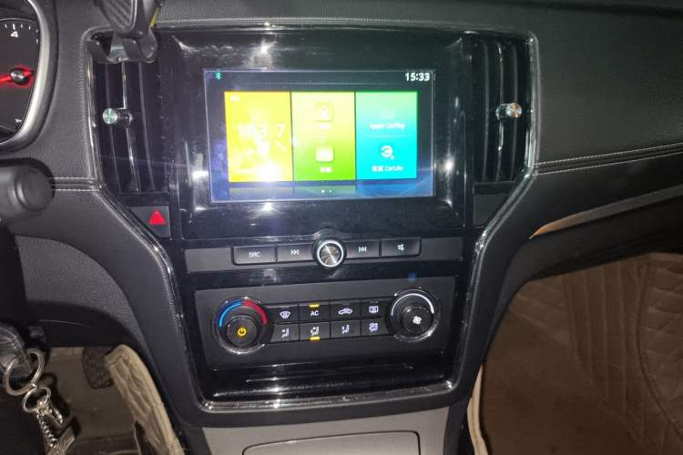 Used Roewe RX5 2018 20T Two-Wheel Drive Manual Flagship Edition Audio And AC Panel