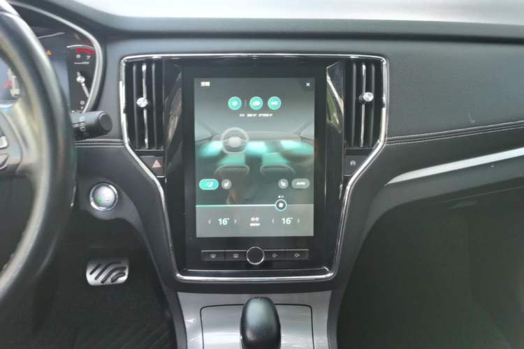 Used Roewe RX5 2018 30T Two-Wheel Drive Automatic Internet Platinum Edition Audio And AC Panel