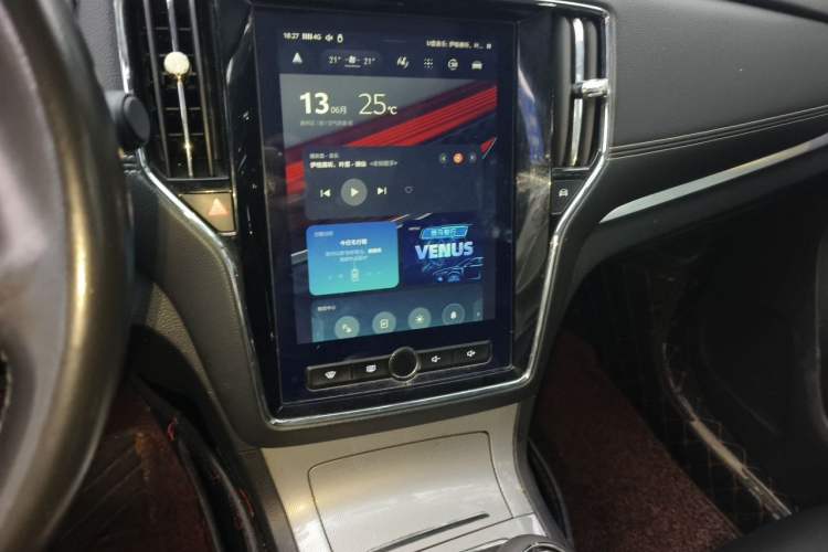Used Roewe RX5 2018 20T Two-Wheel Drive Manual Internet Elite Edition Audio And AC Panel