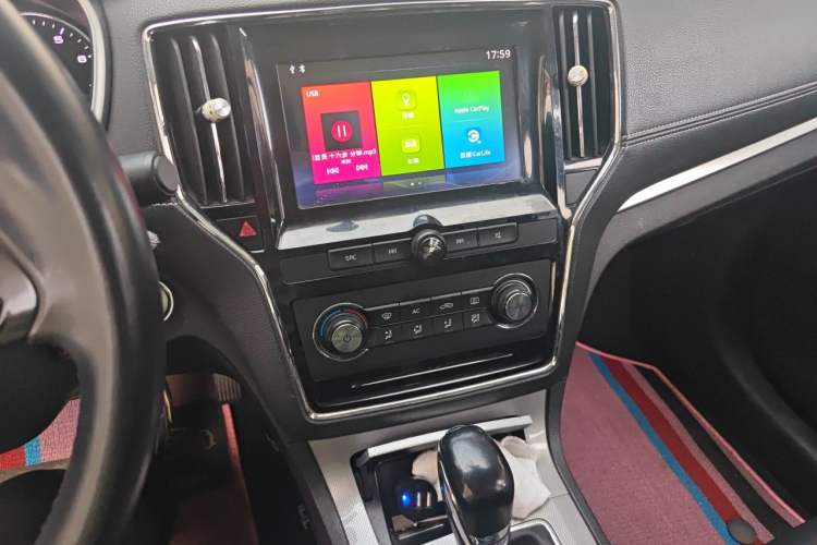 Used Roewe RX5 2018 20T Two-Wheel Drive Automatic Flagship Edition Audio And AC Panel