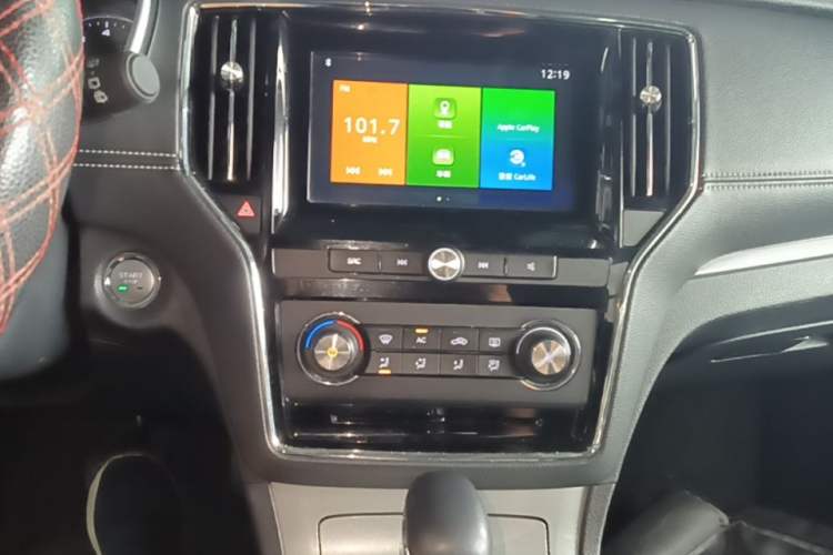 Used Roewe RX5 2018 20T Two-Wheel Drive Automatic Flagship Edition Audio And AC Panel