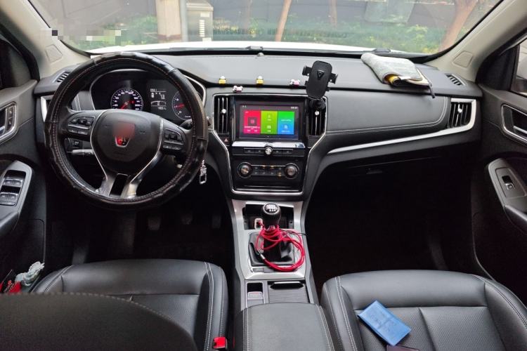 Used Roewe RX5 2018 20T Two-Wheel Drive Manual Flagship Edition Center Console