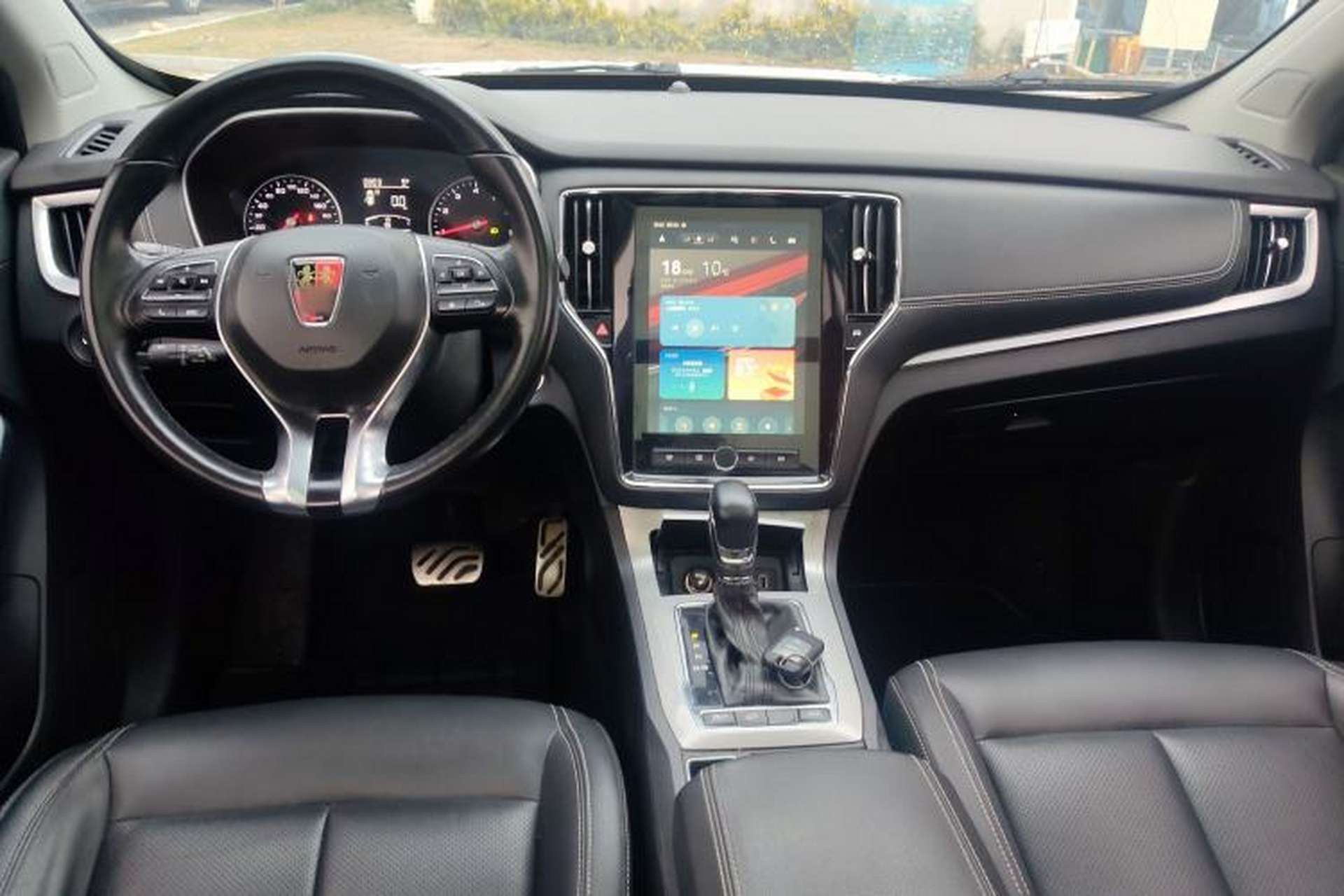 Used Roewe RX5 2018 20T Two-Wheel Drive Automatic Internet Smart Edition Center Console