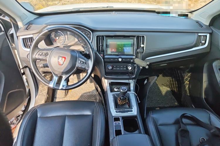 Used Roewe RX5 2018 20T Two-Wheel Drive Manual Flagship Edition Center Console
