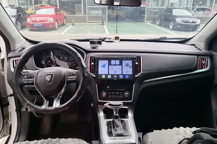 Used Roewe RX5 2018 20T Two-Wheel Drive Automatic Flagship Edition Center Console