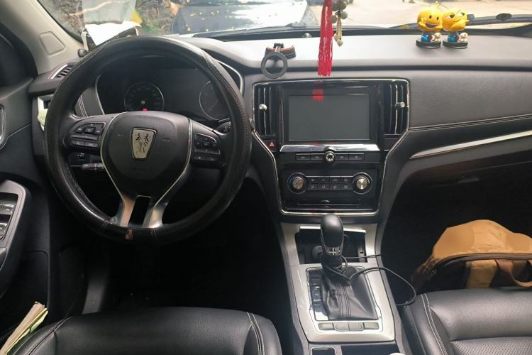Used Roewe RX5 2018 20T Two-Wheel Drive Automatic Flagship Edition Center Console