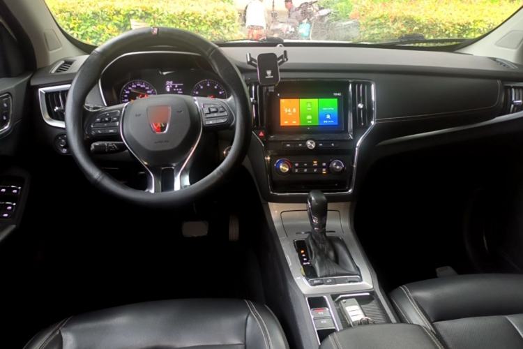 Used Roewe RX5 2018 20T Two-Wheel Drive Automatic Flagship Edition Center Console