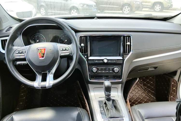 Used Roewe RX5 2018 20T Two-Wheel Drive Automatic Flagship Edition Center Console