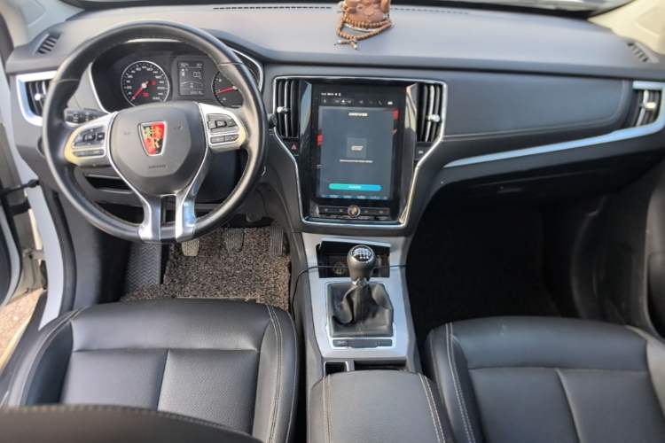Used Roewe RX5 2018 20T Two-Wheel Drive Manual Internet Smart Edition Center Console