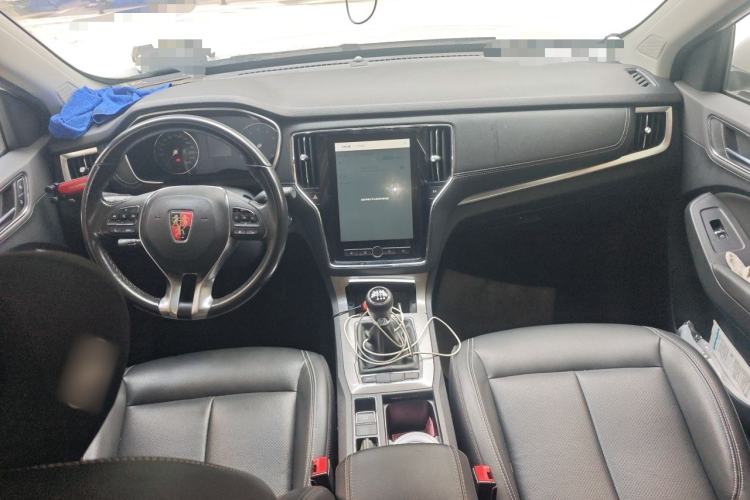 Used Roewe RX5 2018 20T Two-Wheel Drive Manual Internet Elite Edition Center Console