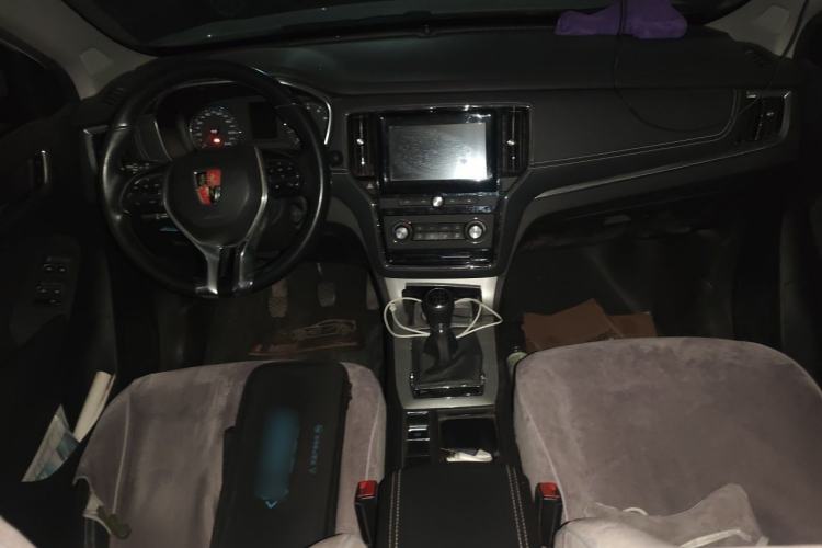Used Roewe RX5 2018 20T Two-Wheel Drive Manual Flagship Edition Center Console
