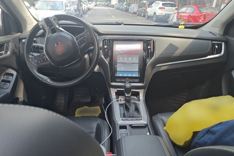 Used Roewe RX5 2018 20T Two-Wheel Drive Automatic Internet Smart Edition Center Console