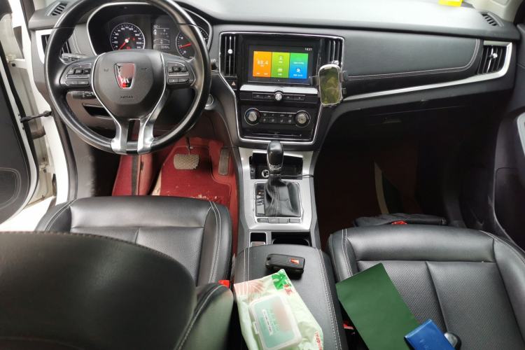 Used Roewe RX5 2018 20T Two-Wheel Drive Automatic Flagship Edition Center Console