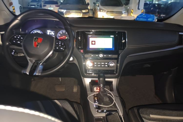Used Roewe RX5 2018 20T Two-Wheel Drive Automatic Flagship Edition Center Console