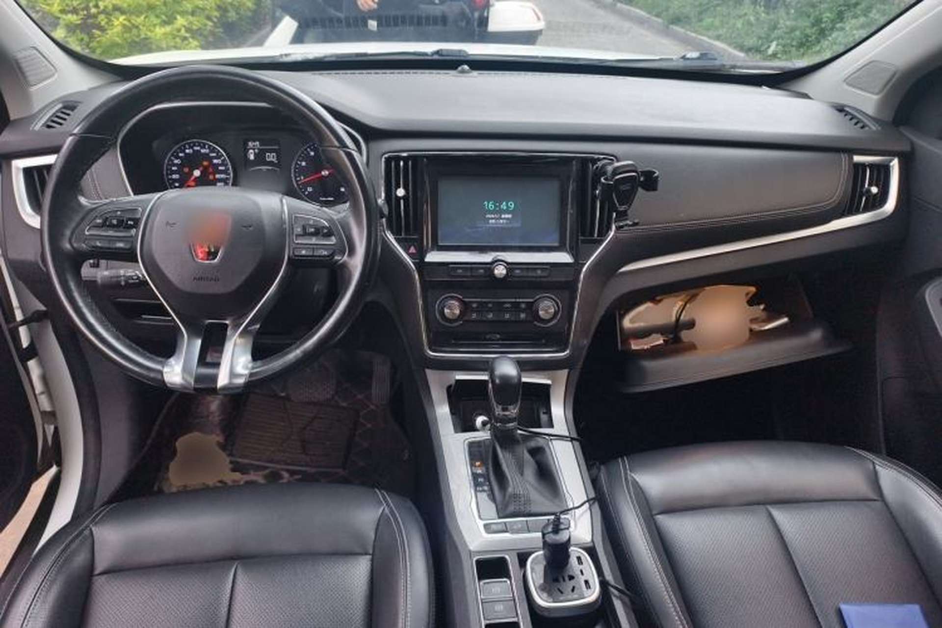 Used Roewe RX5 2018 20T Two-Wheel Drive Automatic Flagship Edition Center Console