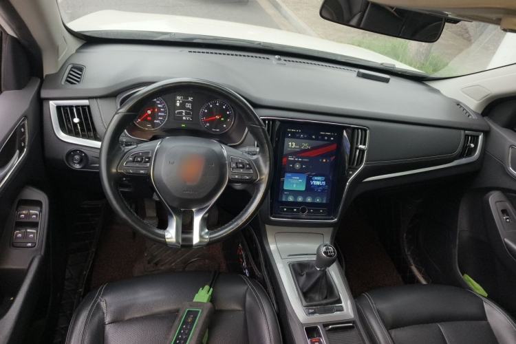 Used Roewe RX5 2018 20T Two-Wheel Drive Manual Internet Elite Edition Center Console