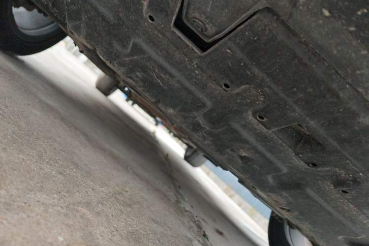 Used Roewe RX5 2018 20T Two-Wheel Drive Manual Internet Smart Edition Chassis Front