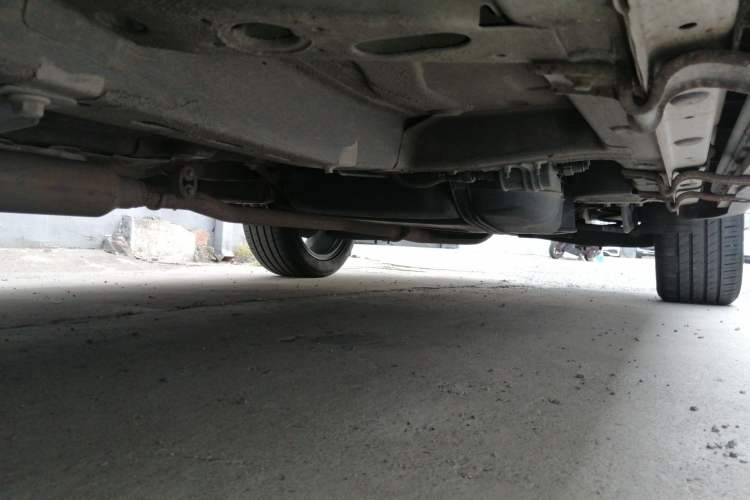 Used Roewe RX5 2018 20T Two-Wheel Drive Manual Internet Smart Edition Chassis Front Left