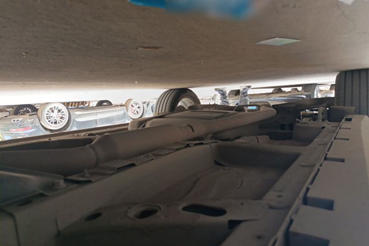 Used Roewe RX5 2018 30T Two-Wheel Drive Automatic Internet Smart Edition Chassis Front Right