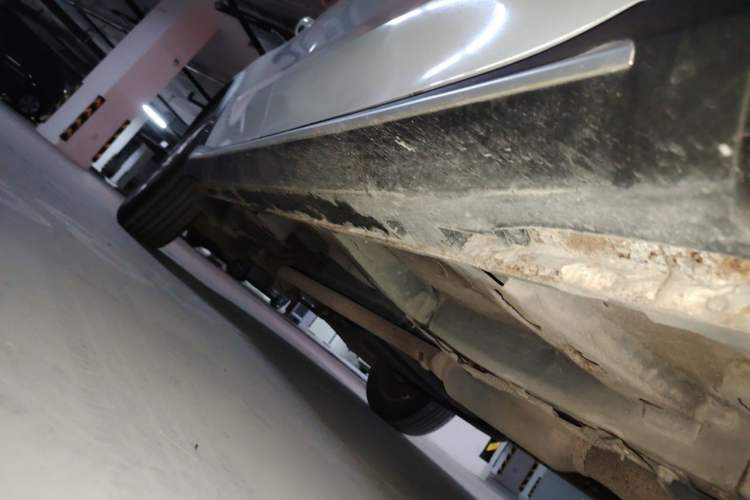 Used Roewe RX5 2018 20T Two-Wheel Drive Automatic Flagship Edition Chassis Front Right