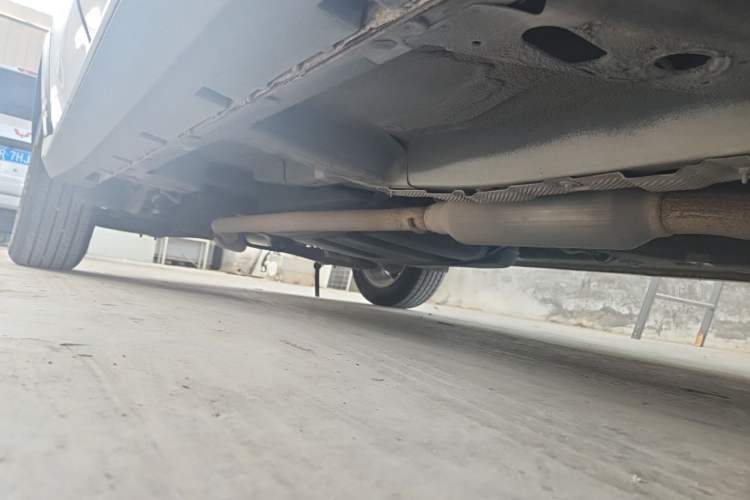 Used Roewe RX5 2018 20T Two-Wheel Drive Manual Flagship Edition Chassis Front Right