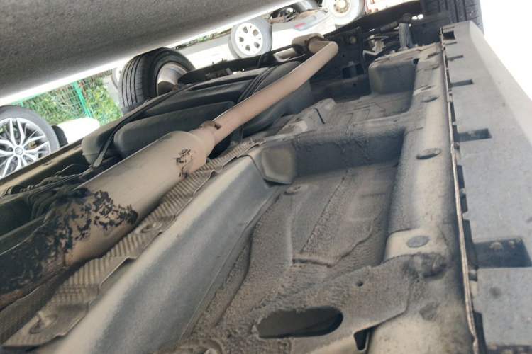 Used Roewe RX5 2018 20T Two-Wheel Drive Manual Flagship Edition Chassis Front Right