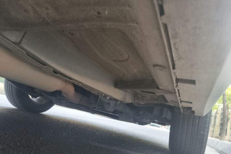 Used Roewe RX5 2018 20T Two-Wheel Drive Automatic Flagship Edition Chassis Front Right