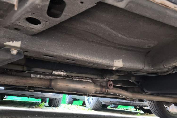 Used Roewe RX5 2018 30T Two-Wheel Drive Automatic Internet Platinum Edition Chassis Front Right
