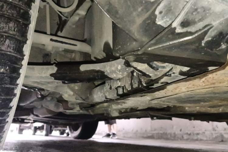 Used Roewe RX5 2018 30T Two-Wheel Drive Automatic Internet Platinum Edition Chassis Front Right