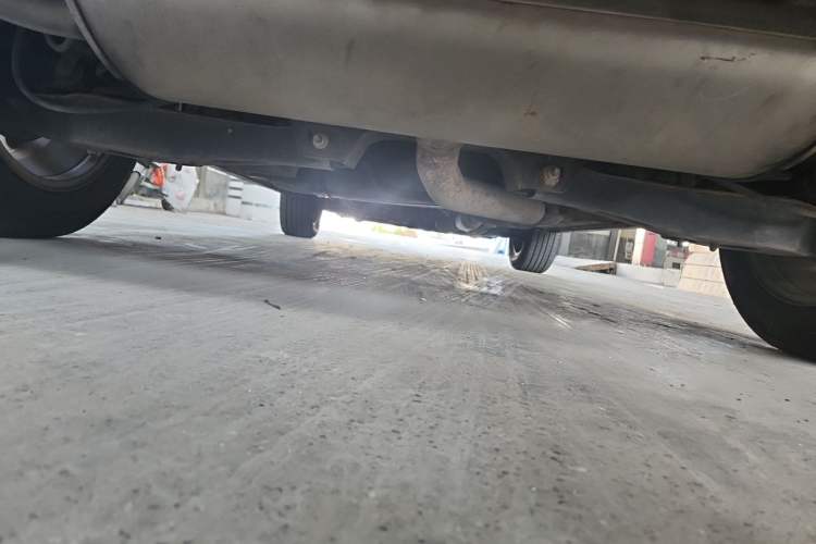 Used Roewe RX5 2018 20T Two-Wheel Drive Manual Flagship Edition Chassis Rear