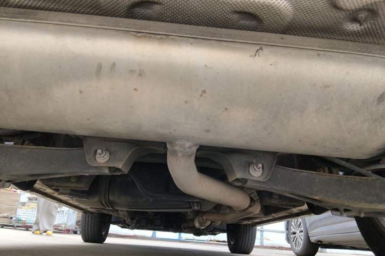 Used Roewe RX5 2018 20T Two-Wheel Drive Manual Flagship Edition Chassis Rear