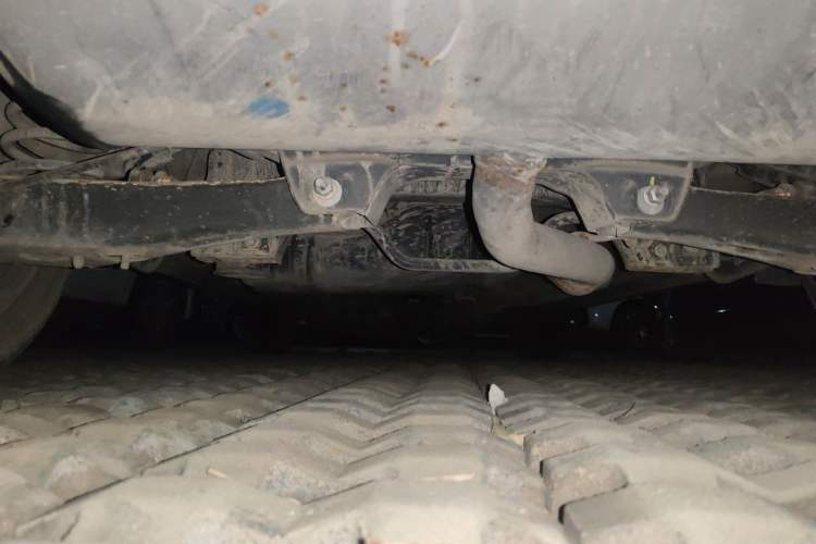 Used Roewe RX5 2018 20T Two-Wheel Drive Manual Flagship Edition Chassis Rear