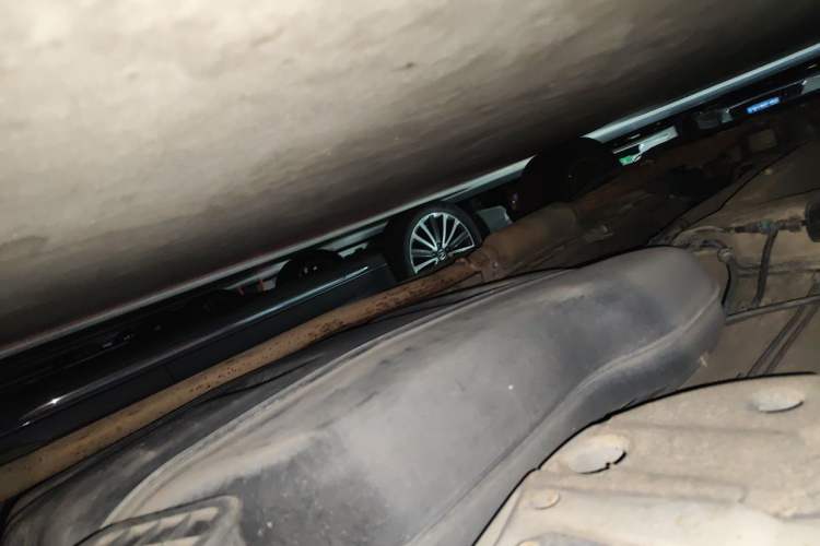 Used Roewe RX5 2018 20T Two-Wheel Drive Automatic Flagship Edition Chassis Rear Left