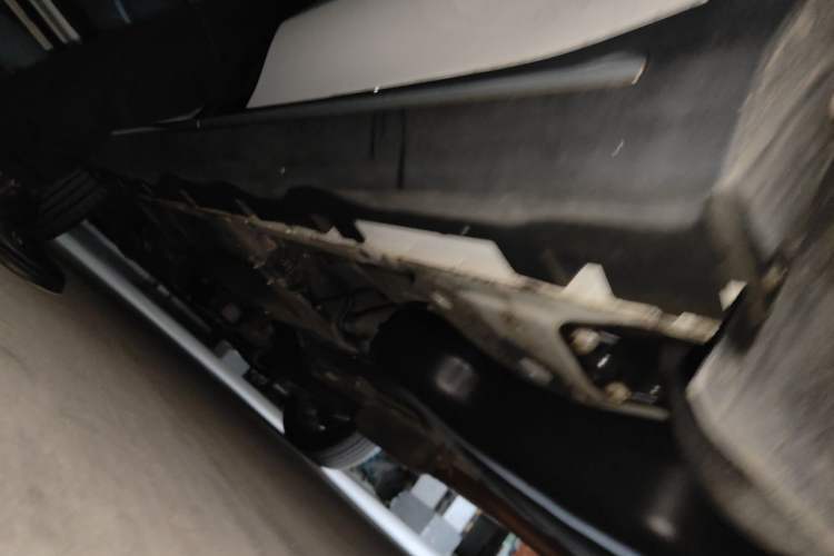 Used Roewe RX5 2018 20T Two-Wheel Drive Automatic Internet Smart Edition Chassis Rear Left