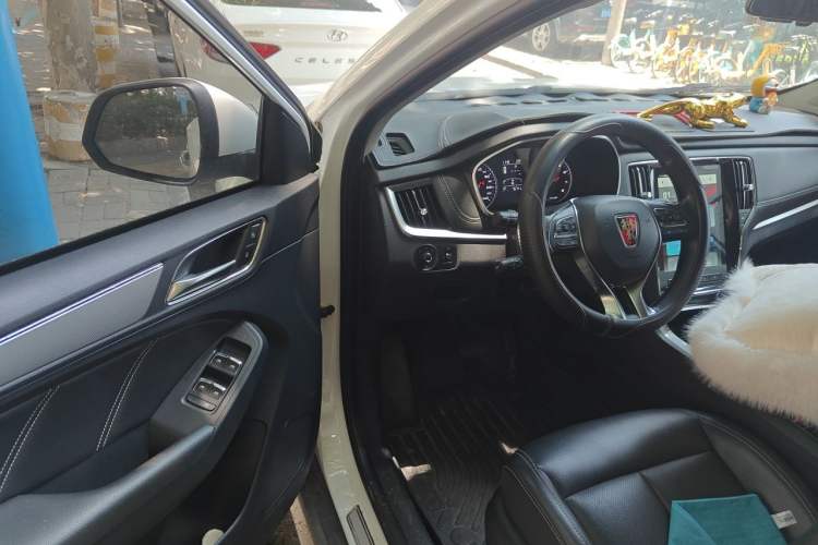 Used Roewe RX5 2018 20T Two-Wheel Drive Automatic Flagship Edition Driver Seat